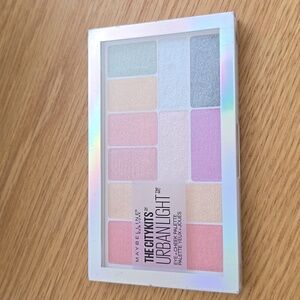 Maybelline The City Knits UrbanLight Eye Cheek Palette Shimmer Highlights